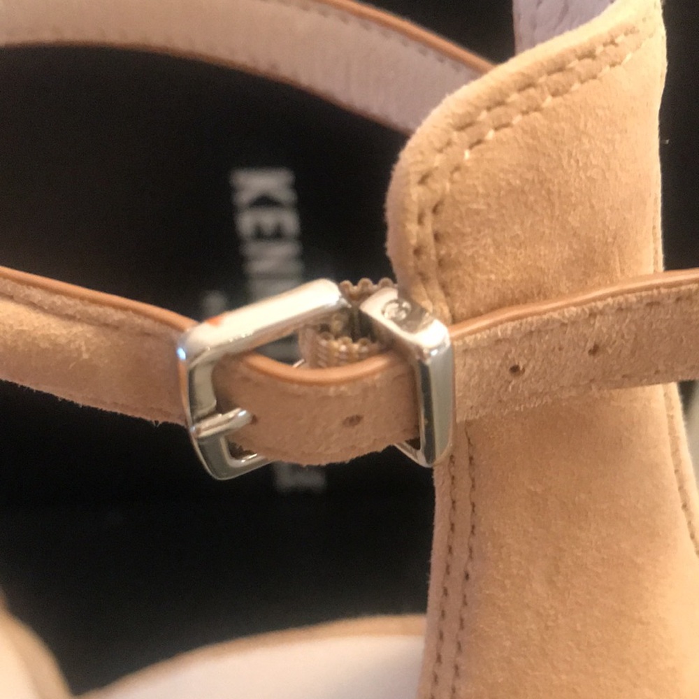 Kenneth Cole Women's Tan Heeled Sandals - Picture 10 of 13